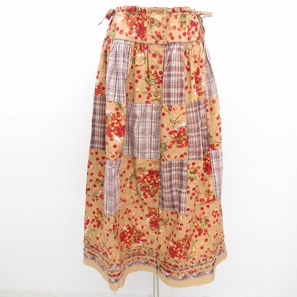 細かいさくらんぼが可愛い ピンクハウスのスカートを買取しました