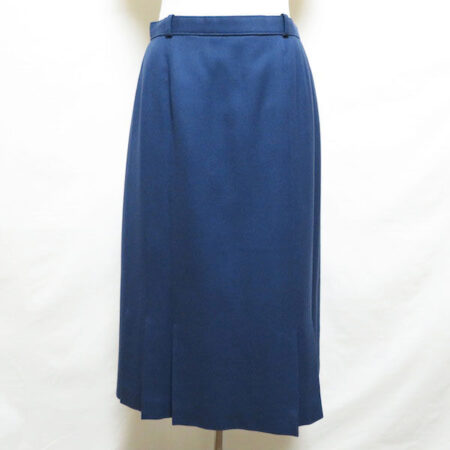 太めのプリーツで緩やかに｜レリアンのスカートを買取しました