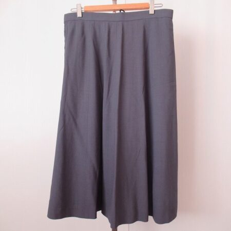 レリアンの青がかったグレー スカートを買取しました！