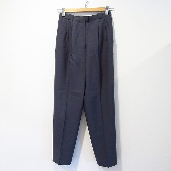 レリアンのパンツを買取しました！グレーとセンタープレスで程よいシャープさ