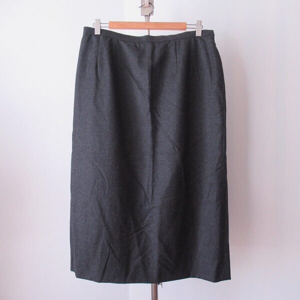 使いやすいチャコールグレー！レリアンのスカートを買取しました