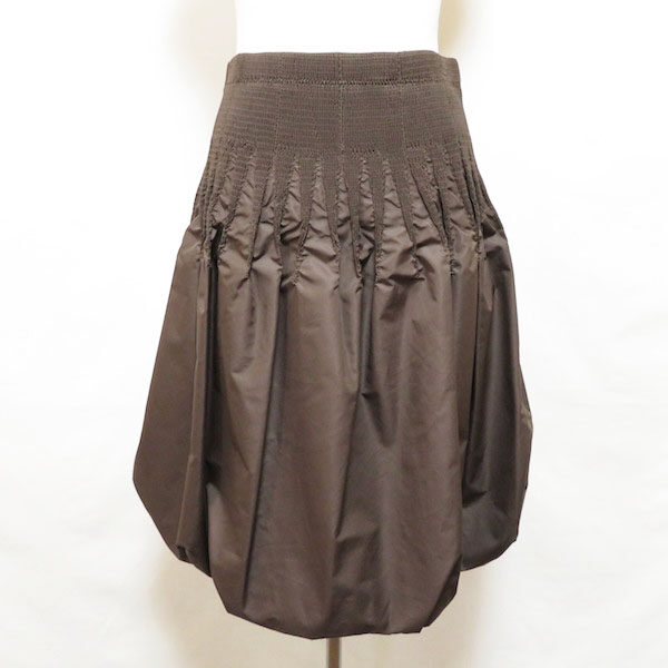 ユキトリイのスカートを買取しました！女性の綺麗を作るお手伝い