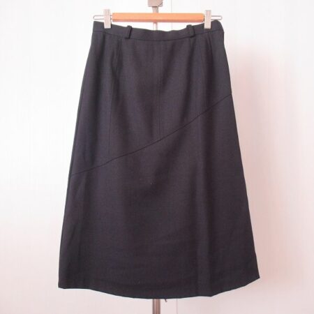 レリアンのスカートを宅配買取ご利用のお客様より買取しました