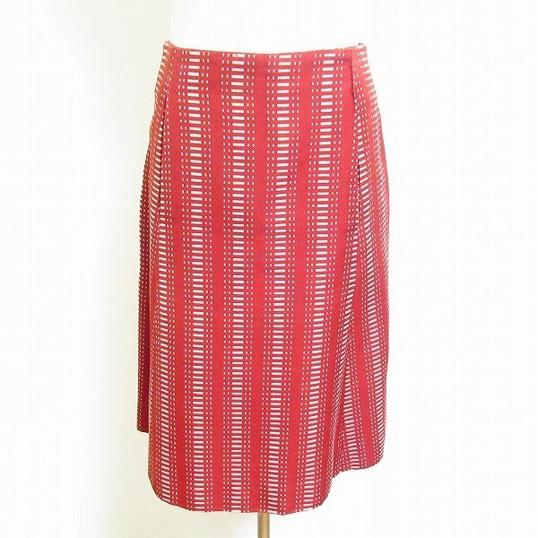 赤くポップなルイヴィトンのスカートを買取しました