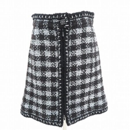 シャネルのミニスカートを出張買取ご利用のお客様より買取しました