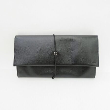 フォーマルから日常まで プラダのクラッチバッグを買取しました