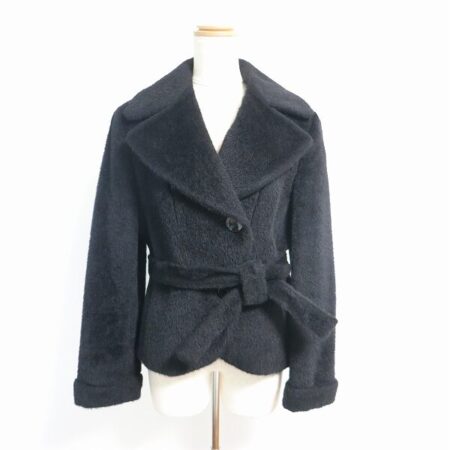 ショートなのが嬉しい マックスマーラのコートを買取しました