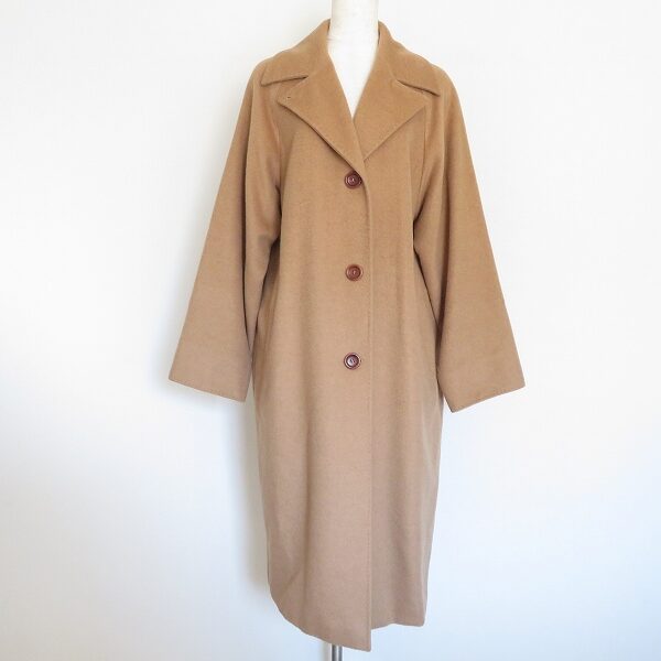 余裕ある雰囲気が素敵なマックスマーラのコートを買取しました