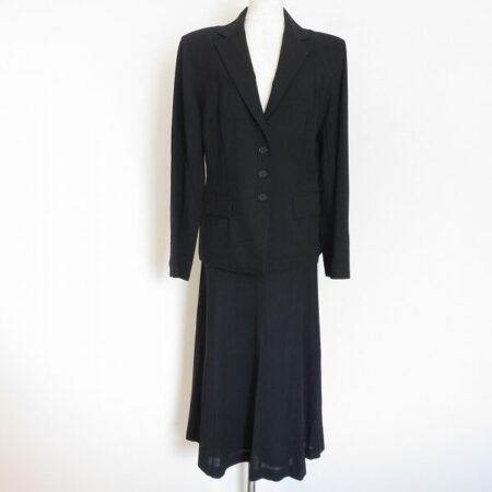 サマーウールが嬉しい ヨシエイナバのスカートスーツを買取しました