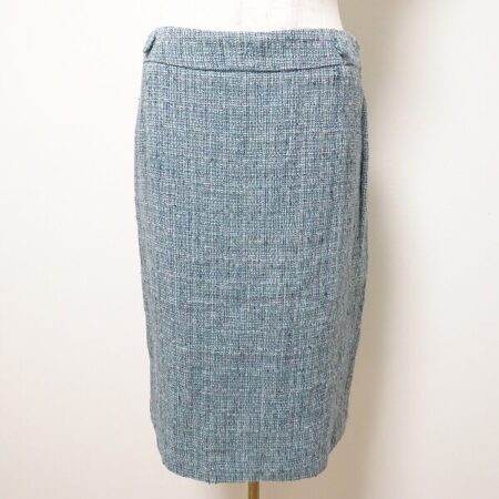 マックスマーラのスカートを買取しました！青のツイードが綺麗でさわやか