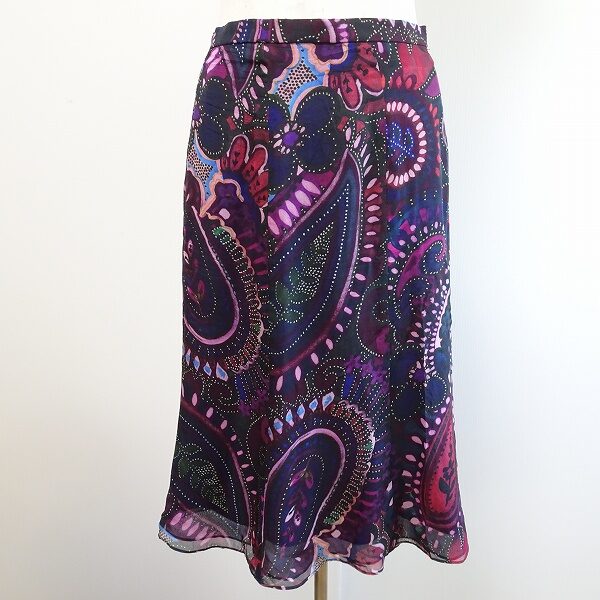 銀座マギーのスカートを買取しました！ペイズリー柄が鮮やか