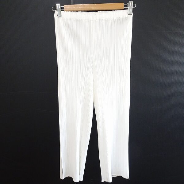 涼しく着られて華奢にもなる プリーツプリーズのパンツを買取しました