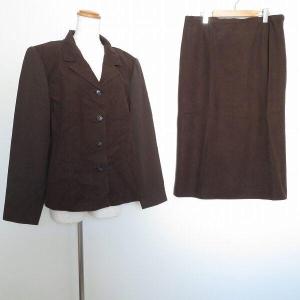 シニア世代に人気！レリアンのスカートスーツを買取しました