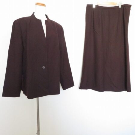 レリアンのスカートスーツを出張買取ご利用のお客様より買取しました