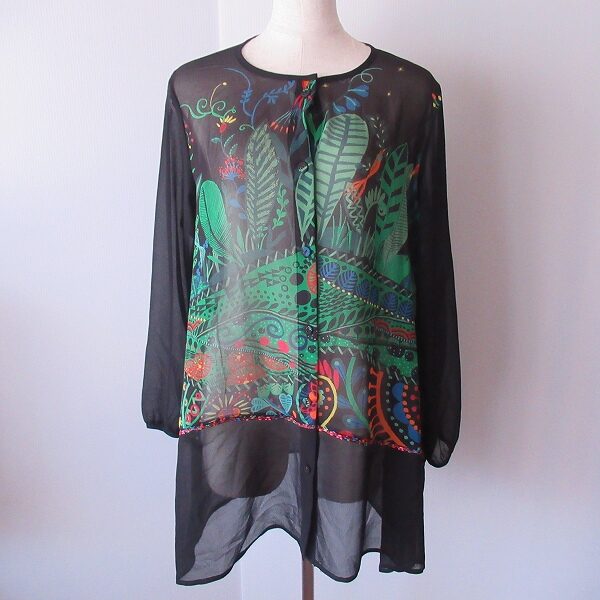 賑やかな柄に惹かれる トクコのカーディガンをお買取!