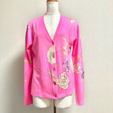 くっきりピンクに見とれる レオナールのカーディガンを買取しました