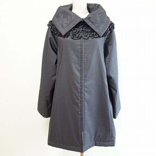フリルとグレーの組み合わせが綺麗!トクコのコートを買取しました