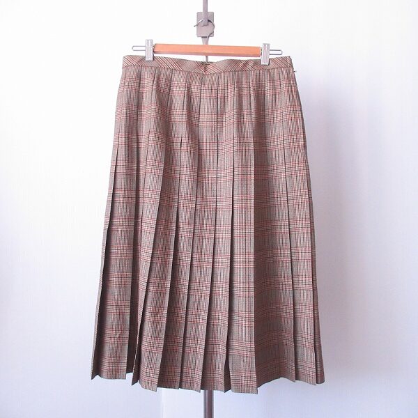 バランスのいいベージュ具合がいい！レリアンのスカートを買取しました