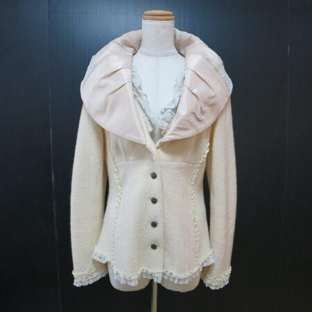 適度なアイボリーが可愛い！スーパービューティのジャケットを買取しました