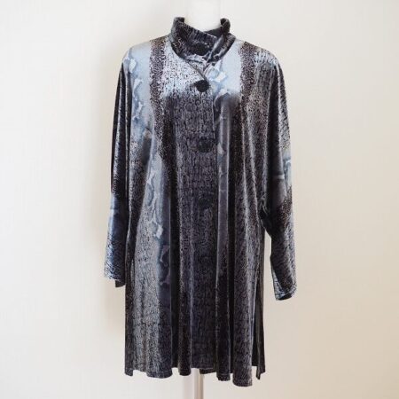 伊太利屋のカーディガンを買取しました！ベロア調のしっとり感がツボ