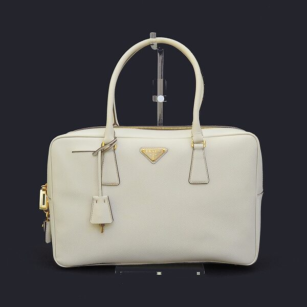 アイボリーが使いやすい プラダのバッグを買取しました