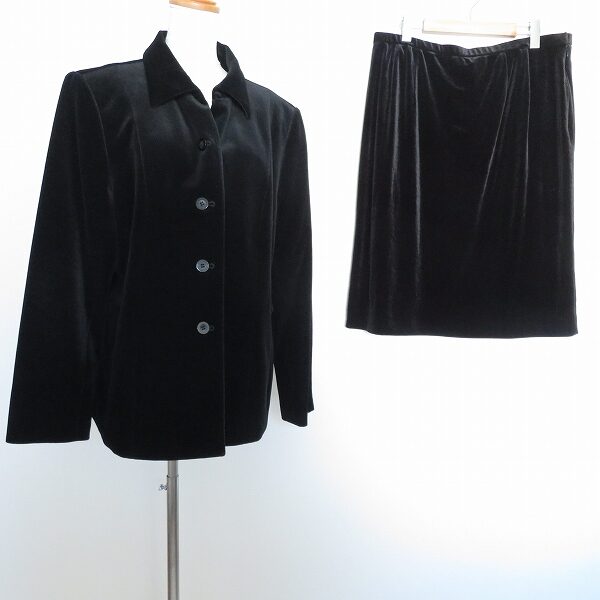 ベロア調でロイヤルに｜レリアンのセットアップを買取しました