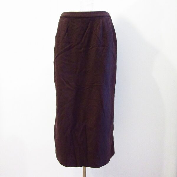 ロング丈でタイトだから上品にまとまるレリアンの茶系スカートを買取させて頂きました