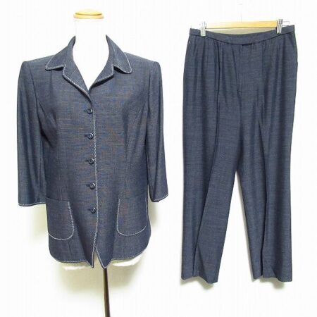 春から秋にかけて着れる薄手の紺色パンツスーツを買取！レリアン