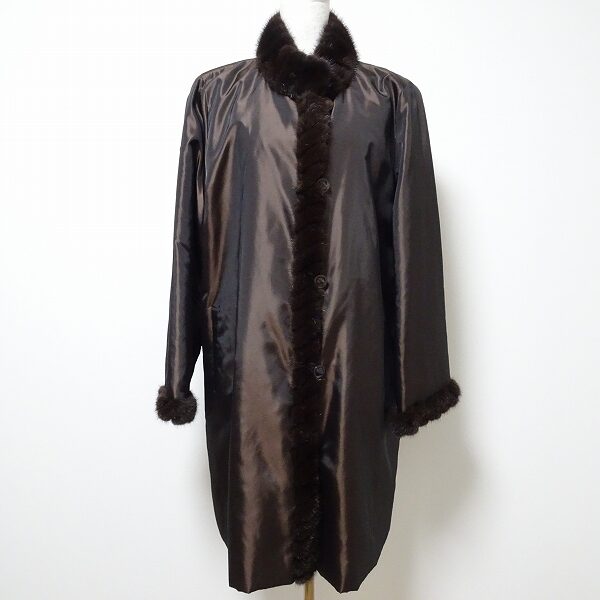 光沢具合がかっこいい！レリアンのコートを買取しました