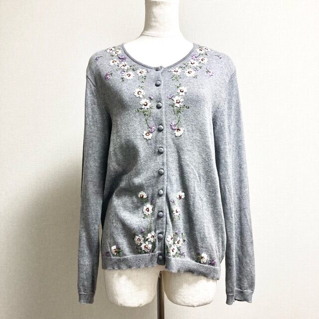 シックな花刺繍が綺麗 インゲボルグのカーディガンを買取しました