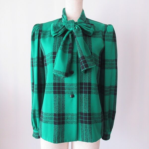 ギンザマギーらしい華やかさ｜チェックのブラウスを買取しました