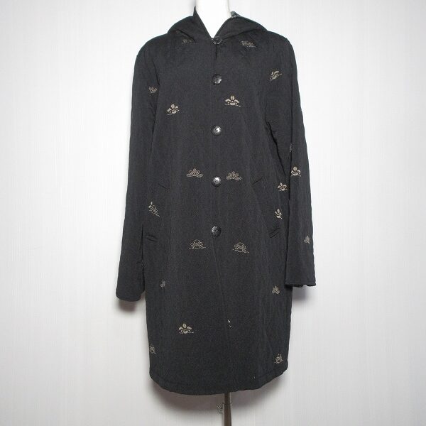 色っぽい和柄が印象的|三年坂のコートを買取しました