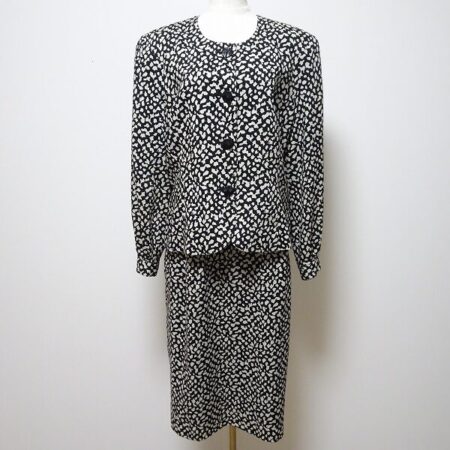 黒×白のポップで上品な雰囲気がいい ジュンアシダのセットアップを買取しました