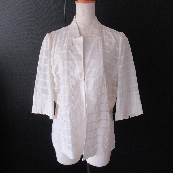 アクリスのジャケットを宅配買取いたしました！涼し気なデザインがポイント