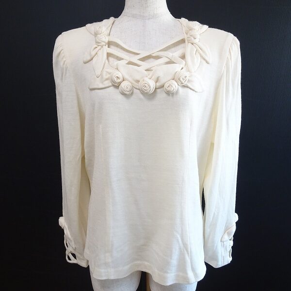 ノンノンドールのカットソーを買取しました!アイボリー×バラモチーフ