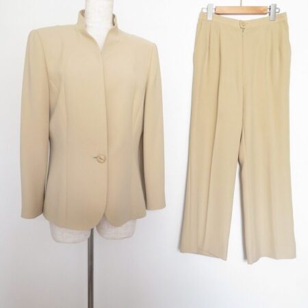 あっさりした雰囲気が素敵なジュンアシダのスーツを買取しました