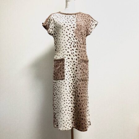 伊太利屋のワンピースを買取しました！柔らかめのアニマル柄