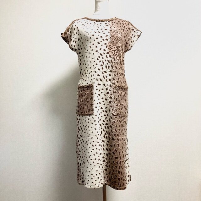 伊太利屋のワンピースを買取しました！柔らかめのアニマル柄