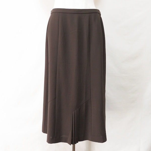 レリアンのスカートを買取しました！焦げ茶×プリーツが都会的
