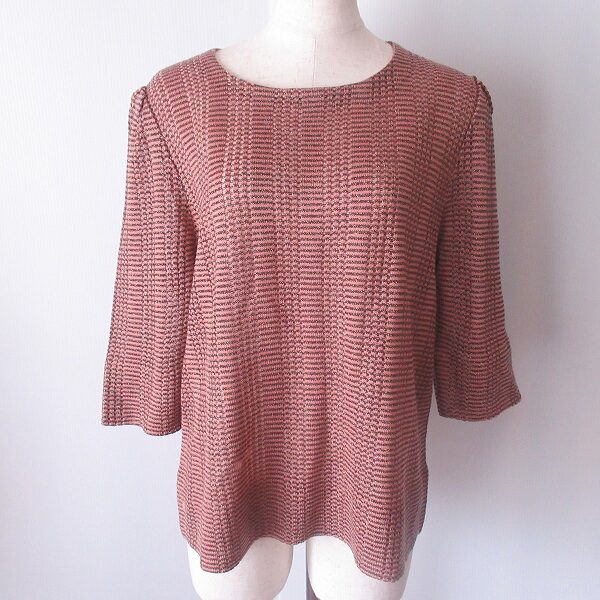 鍵網とピンクが美しいカジュアルさを出す 斉藤都世子のニットを買取しました