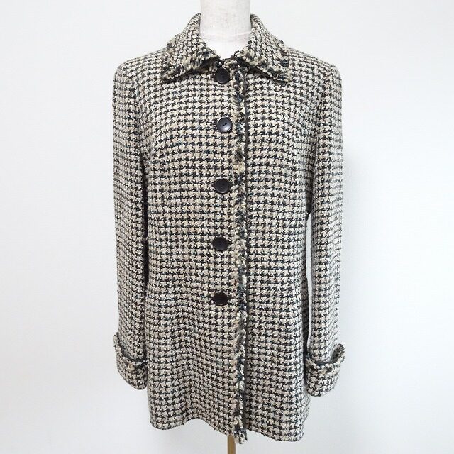 レリアンのツイードコートを出張買取させていただきました