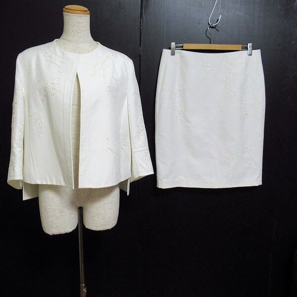 アクリスのツーピースを出張買取いたしました！