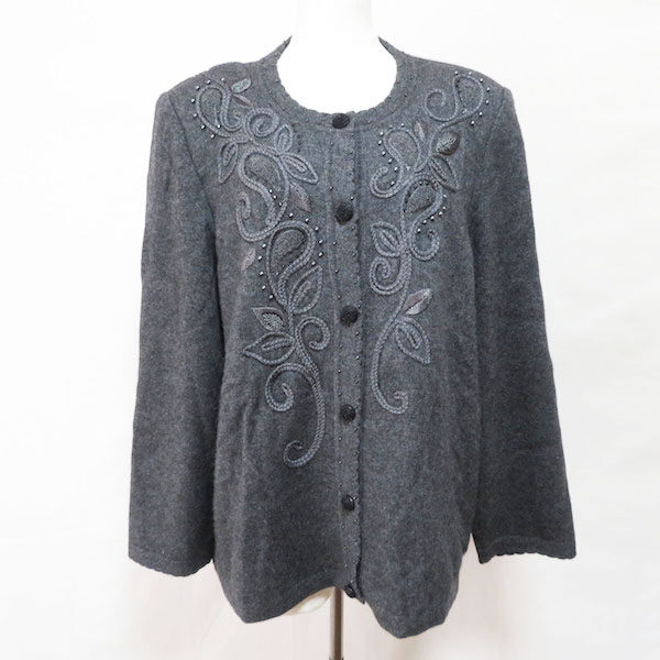 レリアンの濃いグレーのカーディガンを出張買取しました