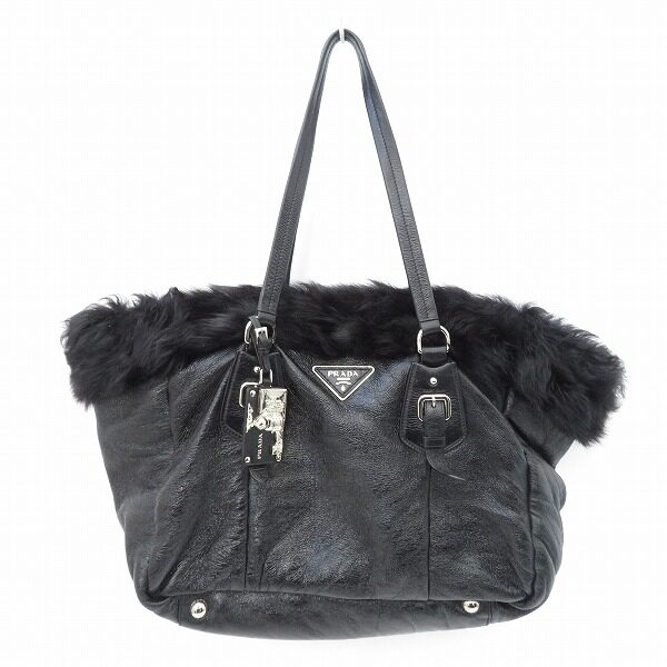 ファーが可愛い プラダのバッグを買取しました