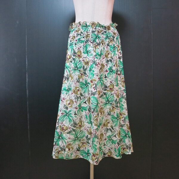 ラグジュアリーな雰囲気に ユキトリイのスカートを買取しました