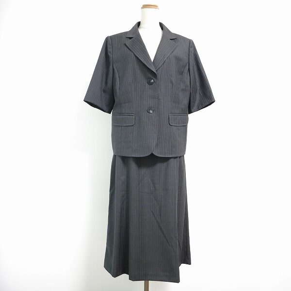 洋服整理して毎日気持ちよく過ごしましょう！レリアンのセットアップを買取いたしました