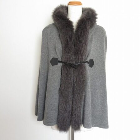 レリアンのポンチョを出張買取にて買取しました