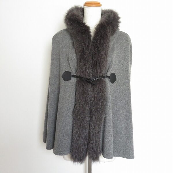 レリアンのポンチョを出張買取にて買取しました