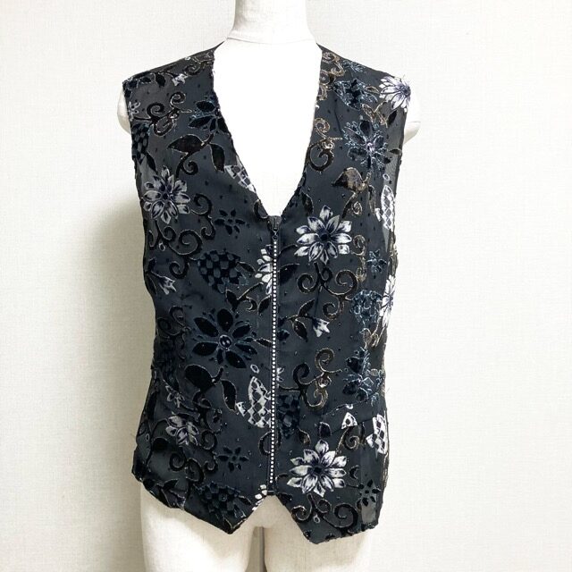 遺品整理もお任せ！伊太利屋のベストを買取いたしました