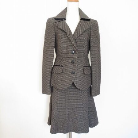 ARMANICOLLEZIONI スカートスーツを買取しました！ぴっしりしたデザインが嬉しい